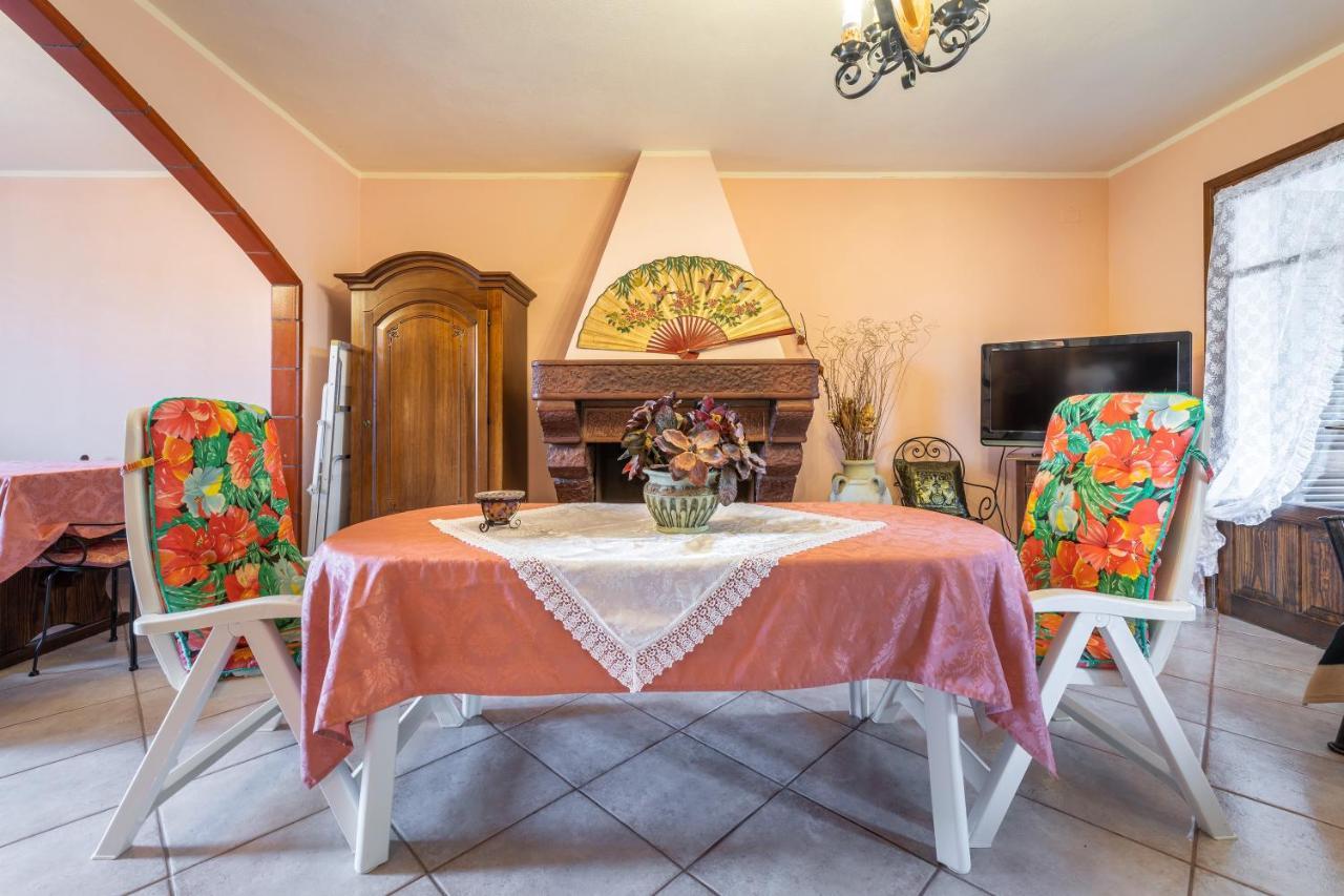 Appartamento Chia Grande Buitenkant foto